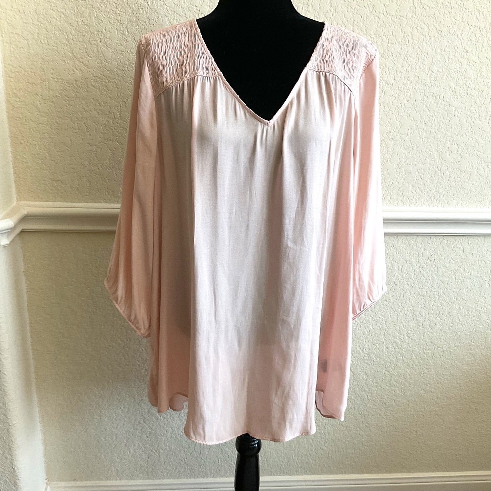 TORRID WOMENS SIZE 3 BLOUSE PEACHY-PINK